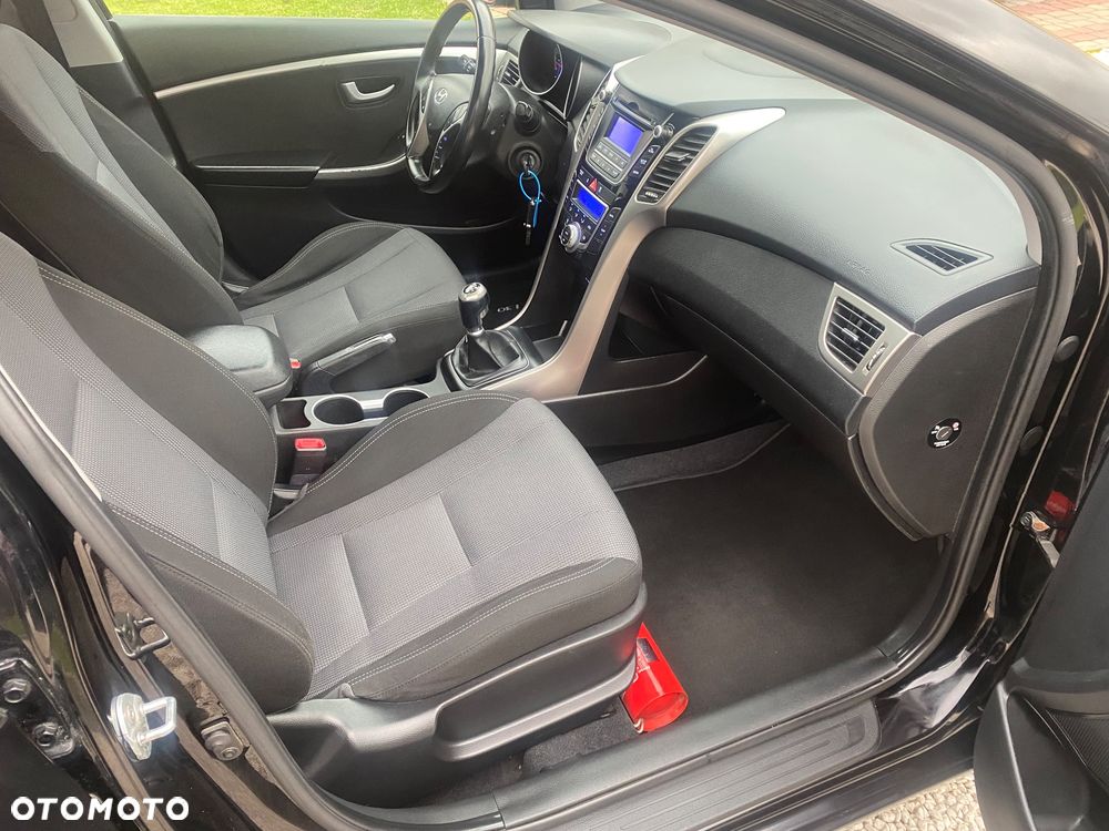 Hyundai i30 1.6 CRDi BlueDrive Premium - 16
