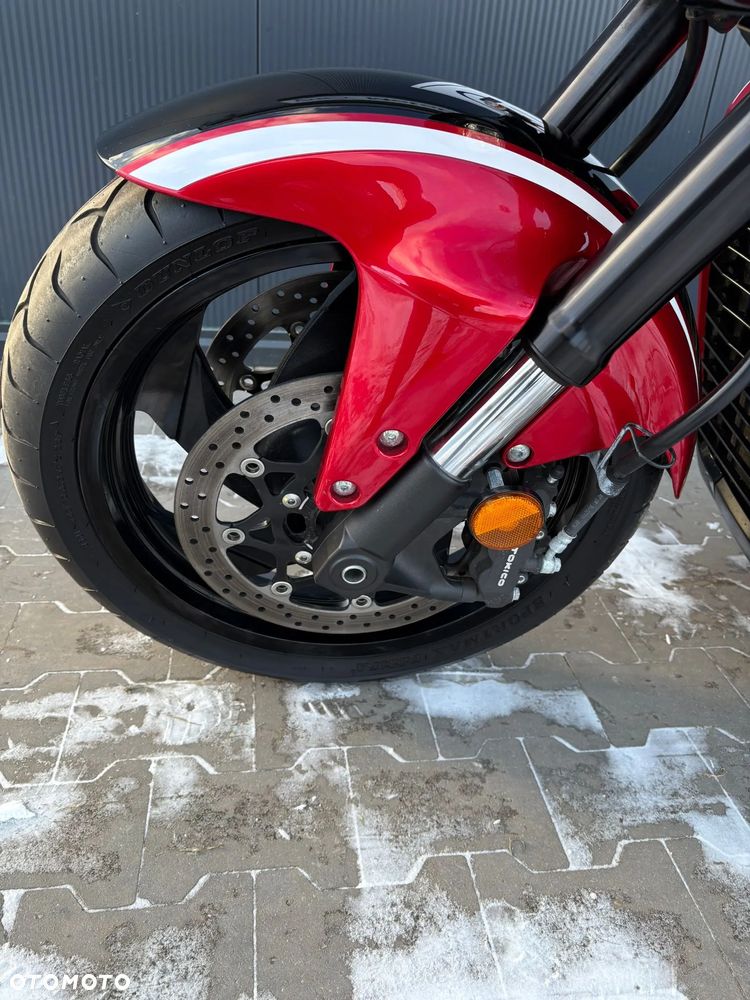 Suzuki Boulevard - 25