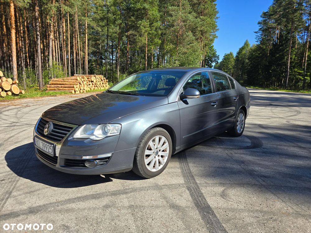 Volkswagen Passat 1.6 TDI DPF BlueMot Comfortline - 2