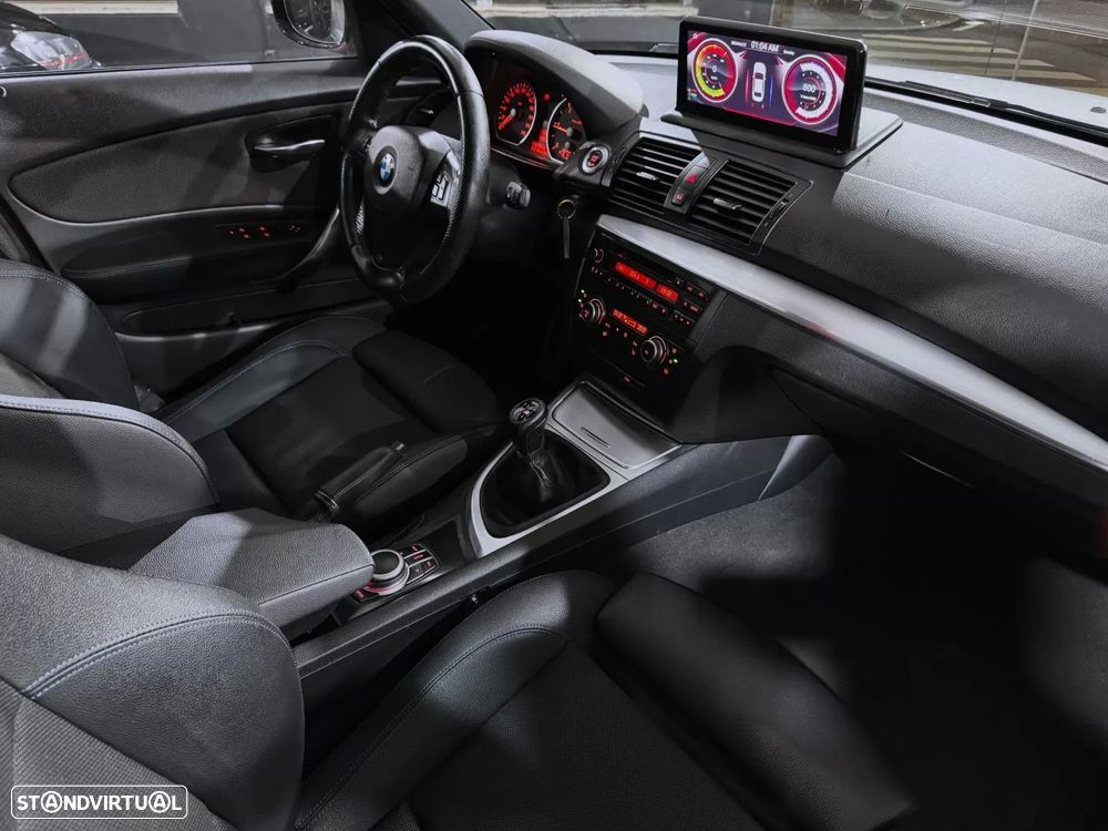 BMW 118 d Pack M - 13