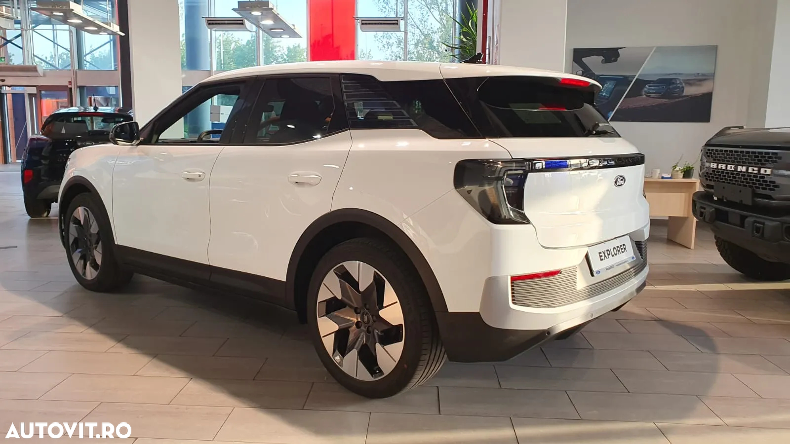 Ford Explorer RWD 77 kWh Extended Range Premium - 21