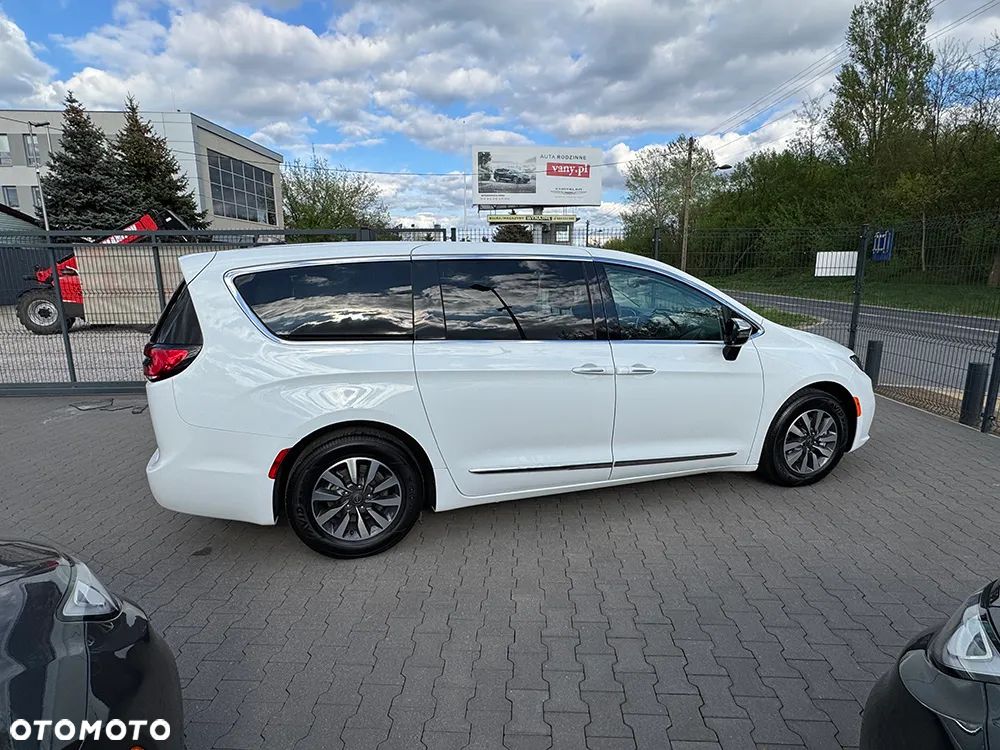 Chrysler Pacifica - 3