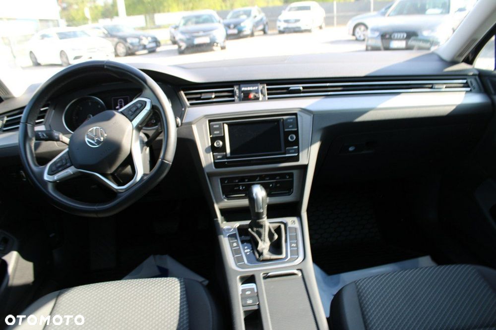Volkswagen Passat - 28