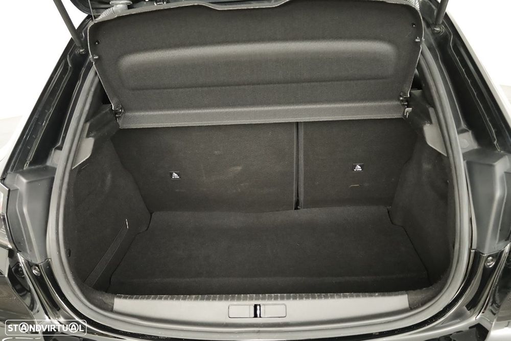 Peugeot 208 1.2 PureTech Allure EAT8 - 23