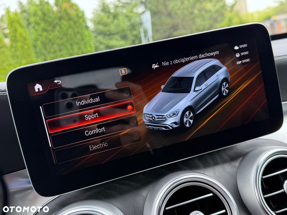 Mercedes-Benz GLC 300 de 4Matic 9G-TRONIC AMG Line - 31