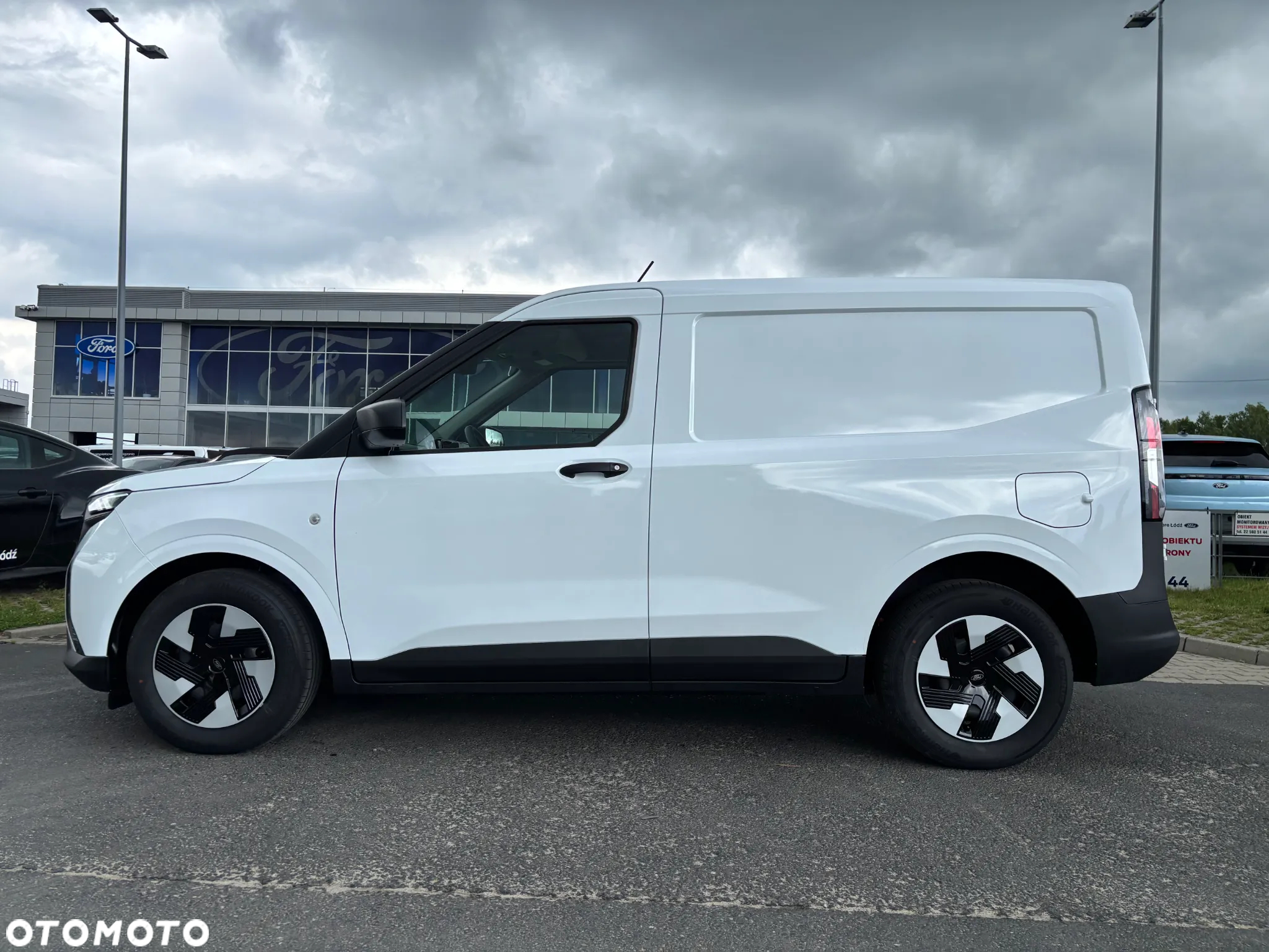 Ford Transit E-Courier Van - 7