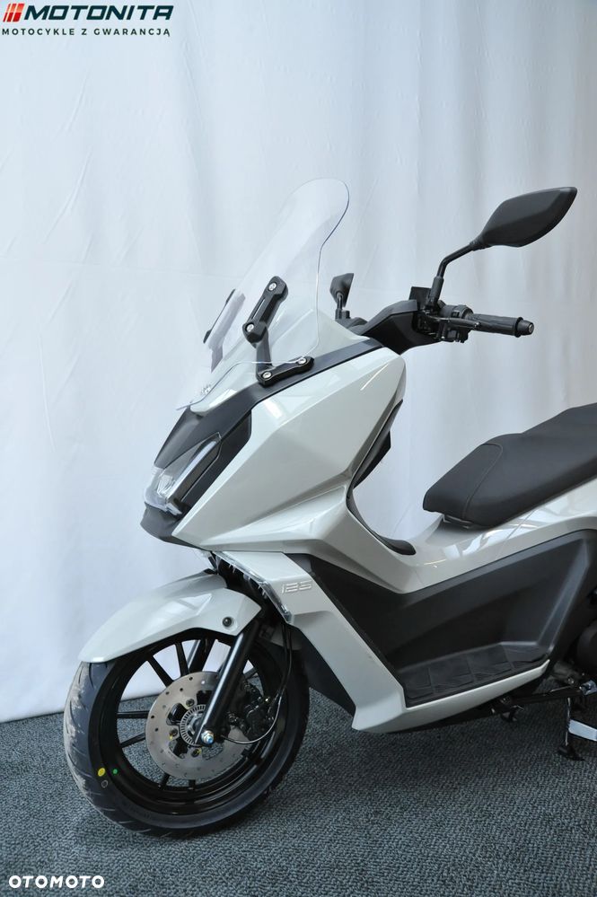 Kymco Skytown - 9
