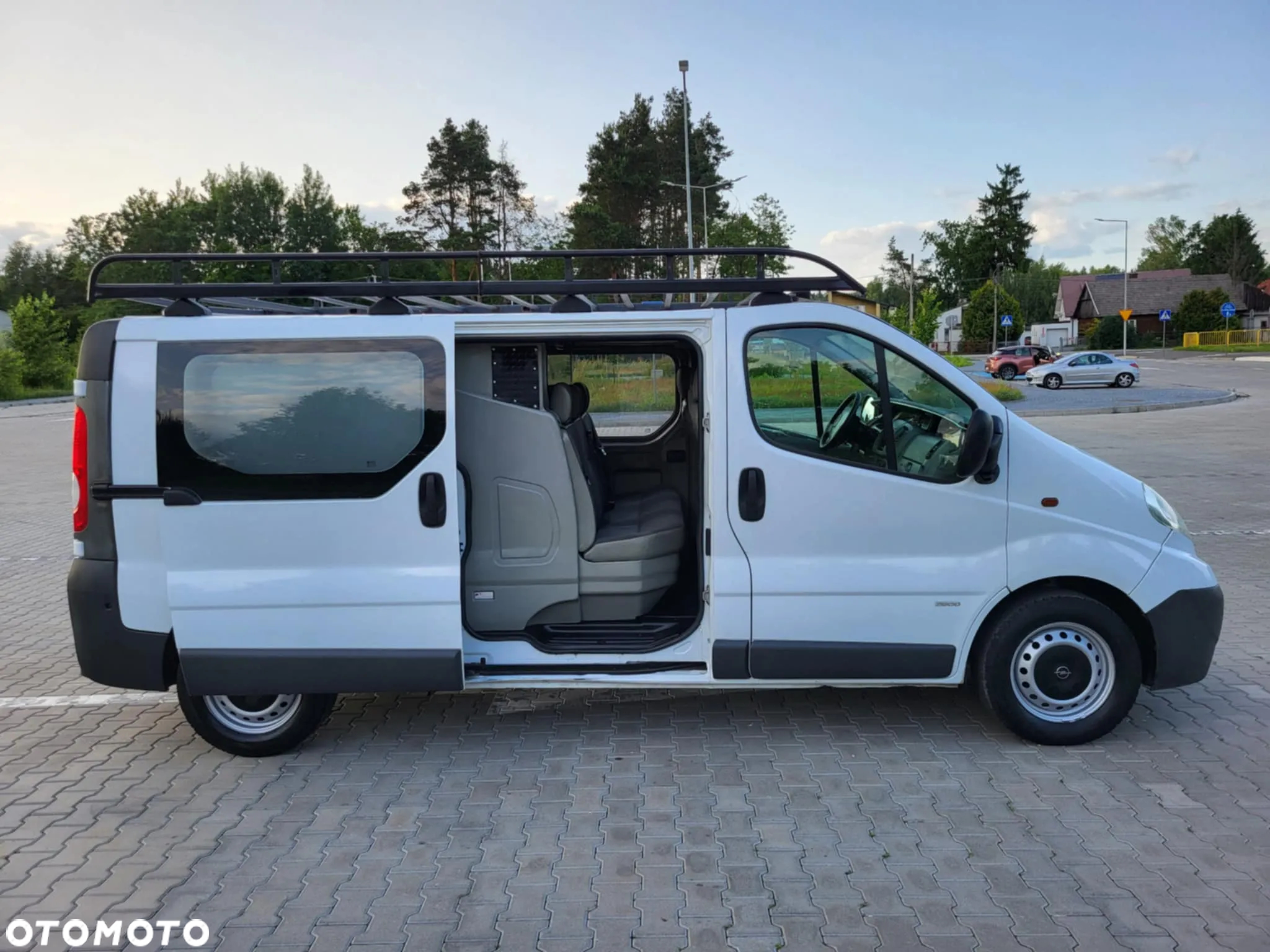 Opel Vivaro - 13