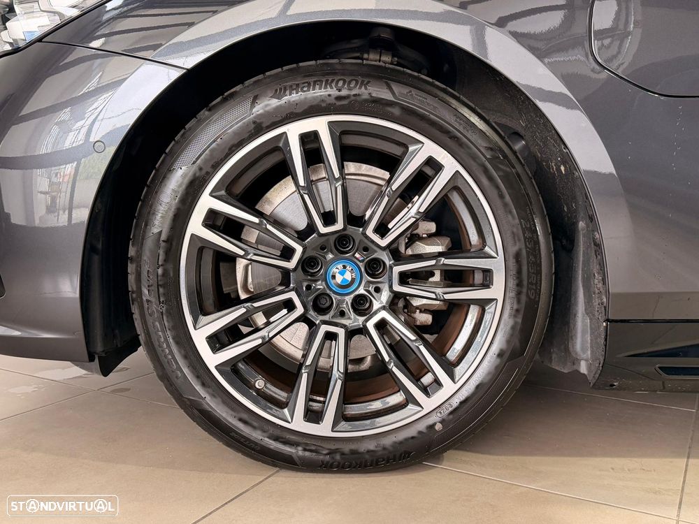 BMW 530 e Pack Desportivo M - 5