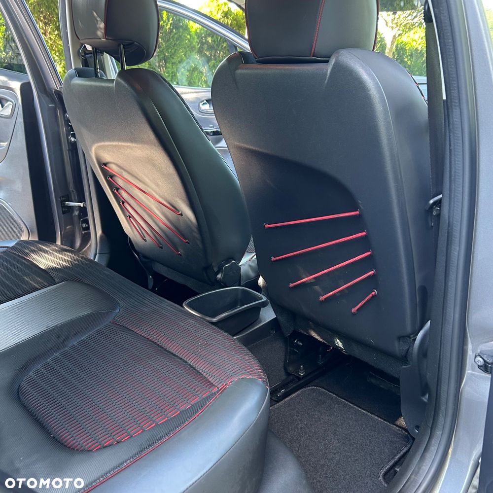 Renault Captur dCi 90 EDC Helly Hansen - 23