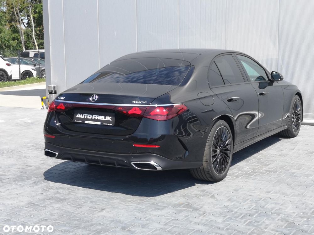 Mercedes-Benz Klasa E 200 mHEV 4-Matic AMG 9G-Tronic - 11