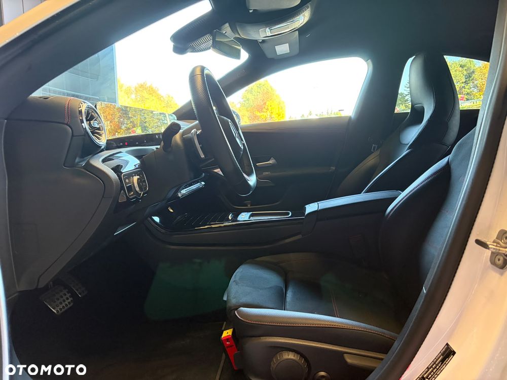 Mercedes-Benz CLA 200 AMG Line 7G-DCT - 12