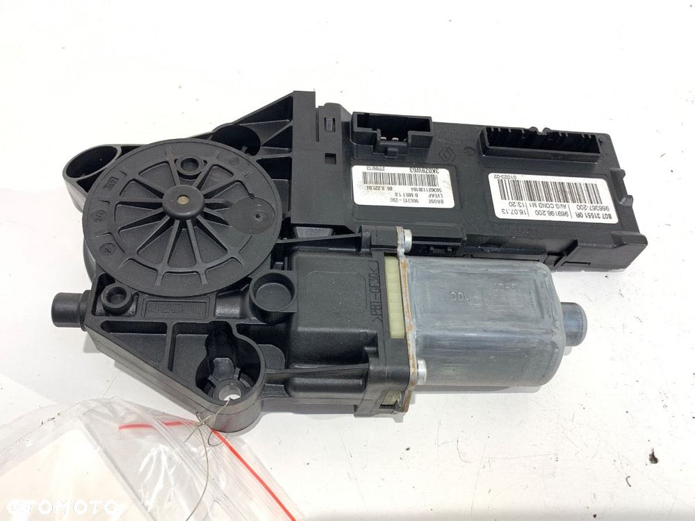 SILNIK PODNOSZENIA SZYBY LEWY PRZÓD - 99.00 PLN - RENAULT MEGANE III liftback (BZ0/1_, B3_) 2008 - - 1