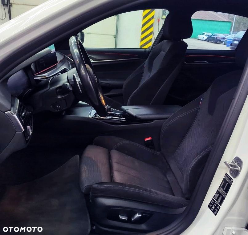 BMW Seria 5 520d xDrive M Sport sport - 8