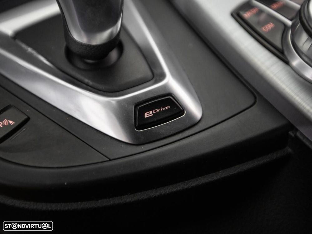 BMW 330 e iPerformance - 24