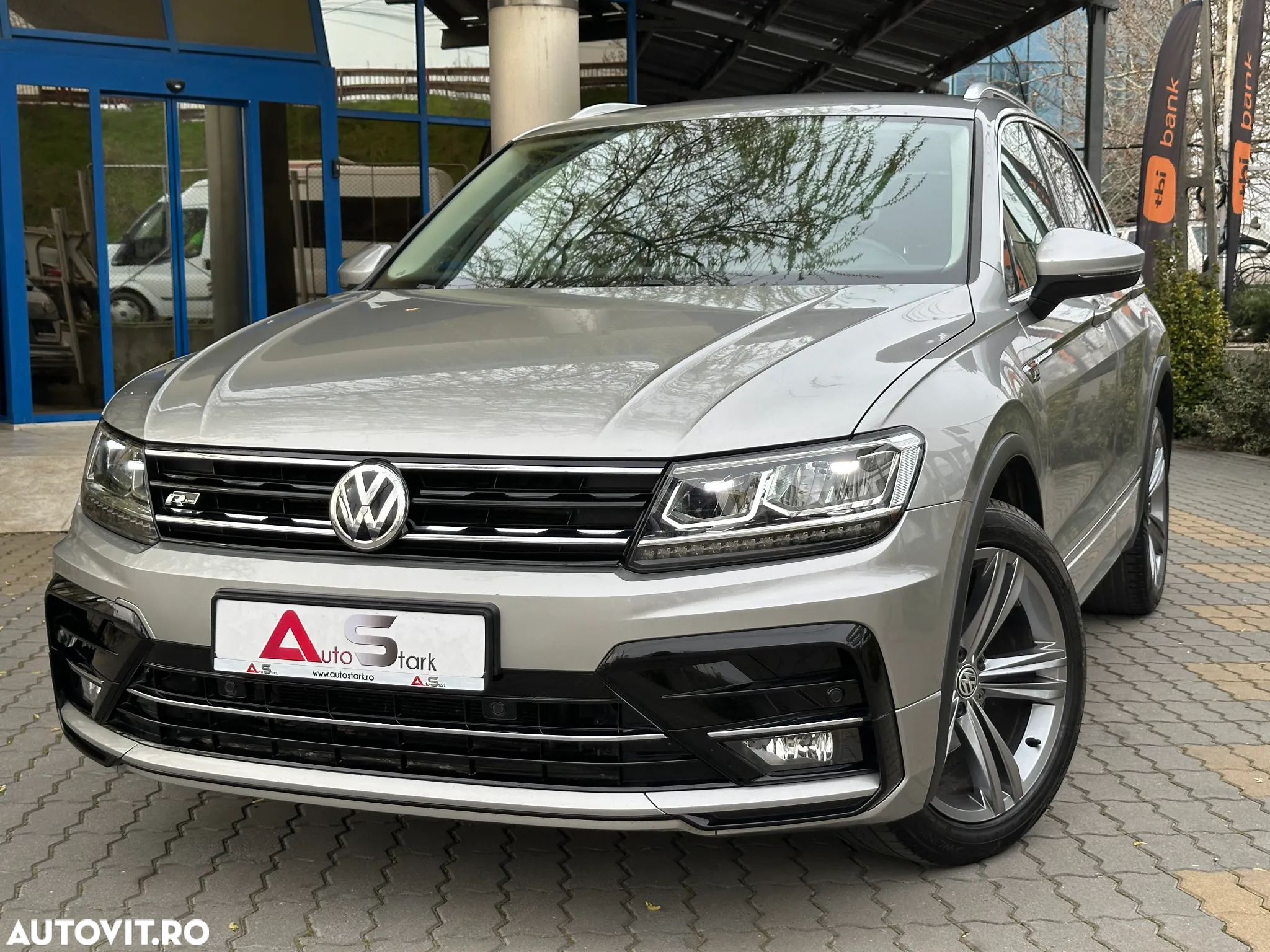 Volkswagen Tiguan 2.0 TDI SCR 4MOTION DSG R-Line - 9