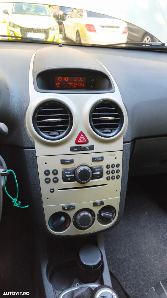 Opel Corsa 1.2i Cosmo - 3