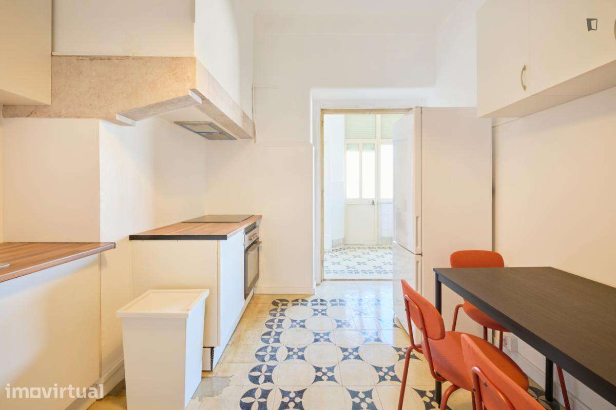 Quarto - localizado em Alameda Lisbon - Grande imagem: 3/24