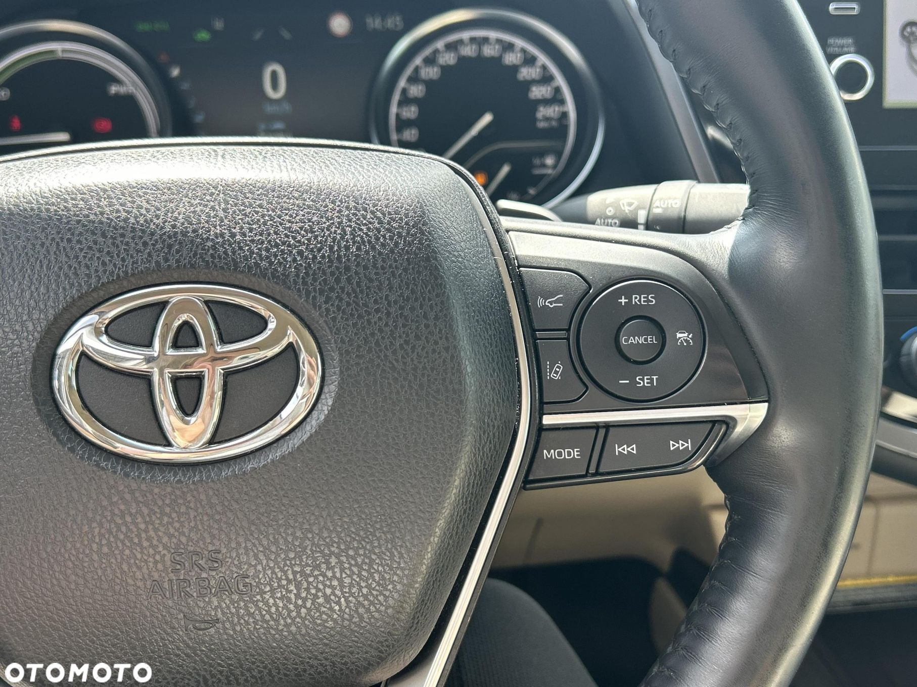 Toyota Camry - 21