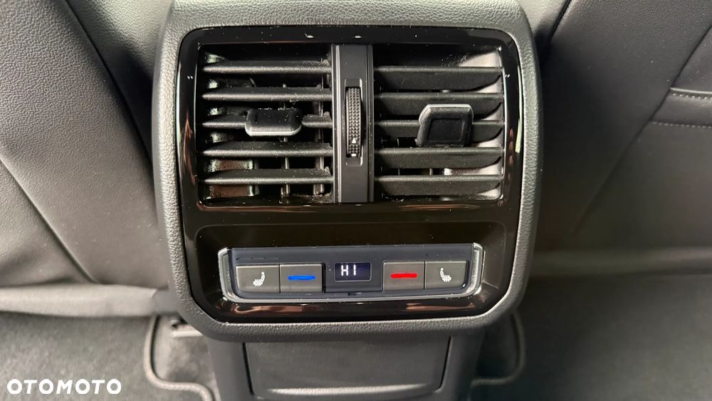 Volkswagen Arteon 2.0 TDI SCR R-Line DSG - 24