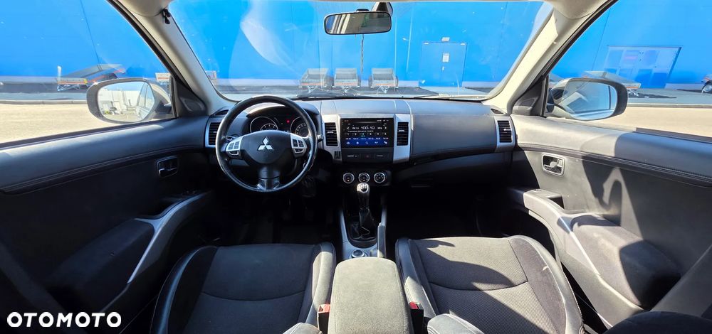 Mitsubishi Outlander - 9