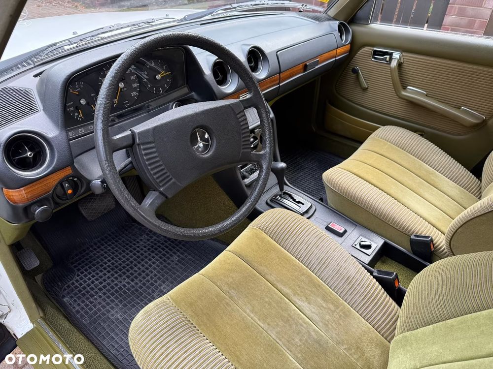 Mercedes-Benz W123 - 14