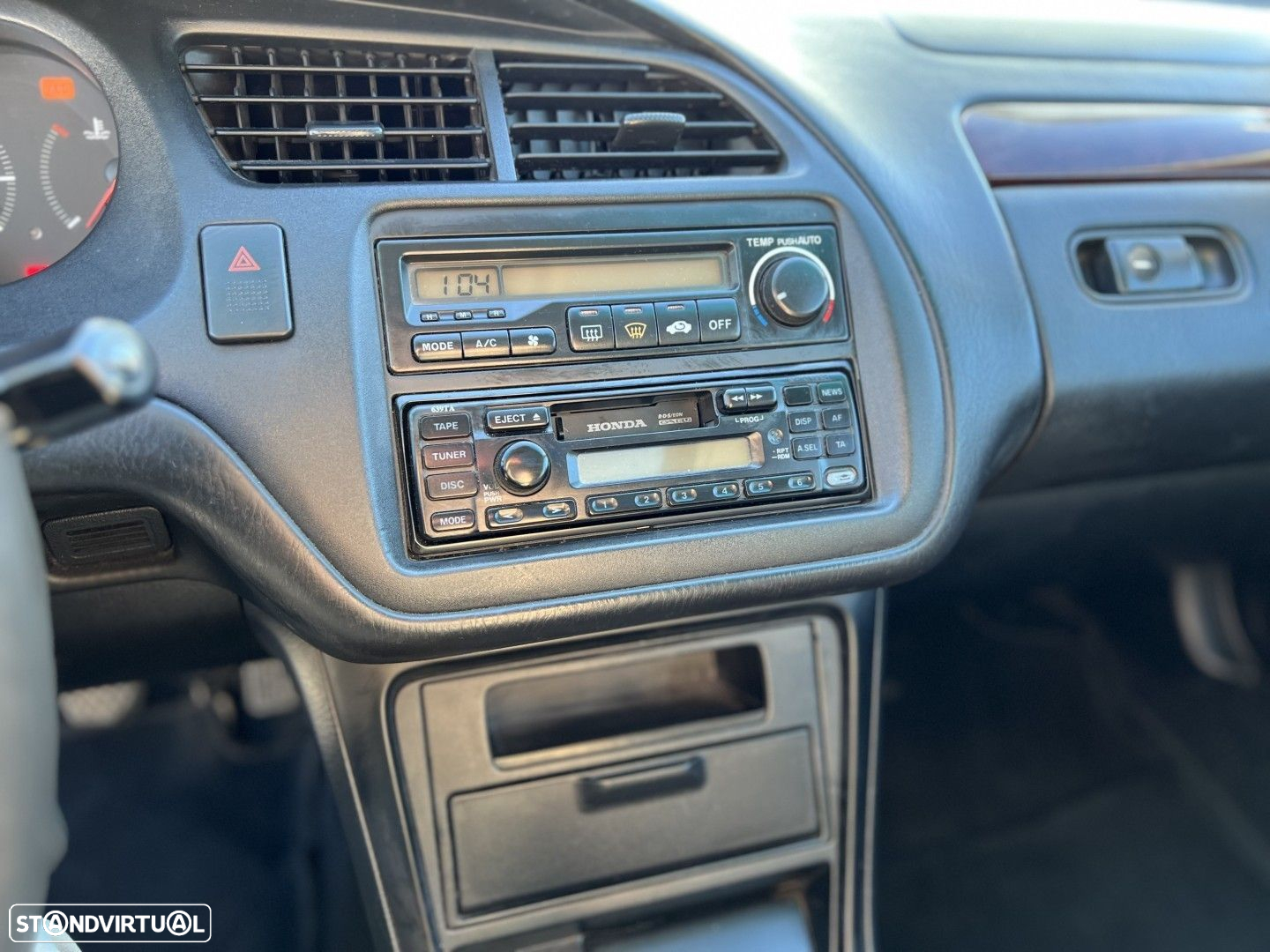 Honda Accord 1.8 LS - 12