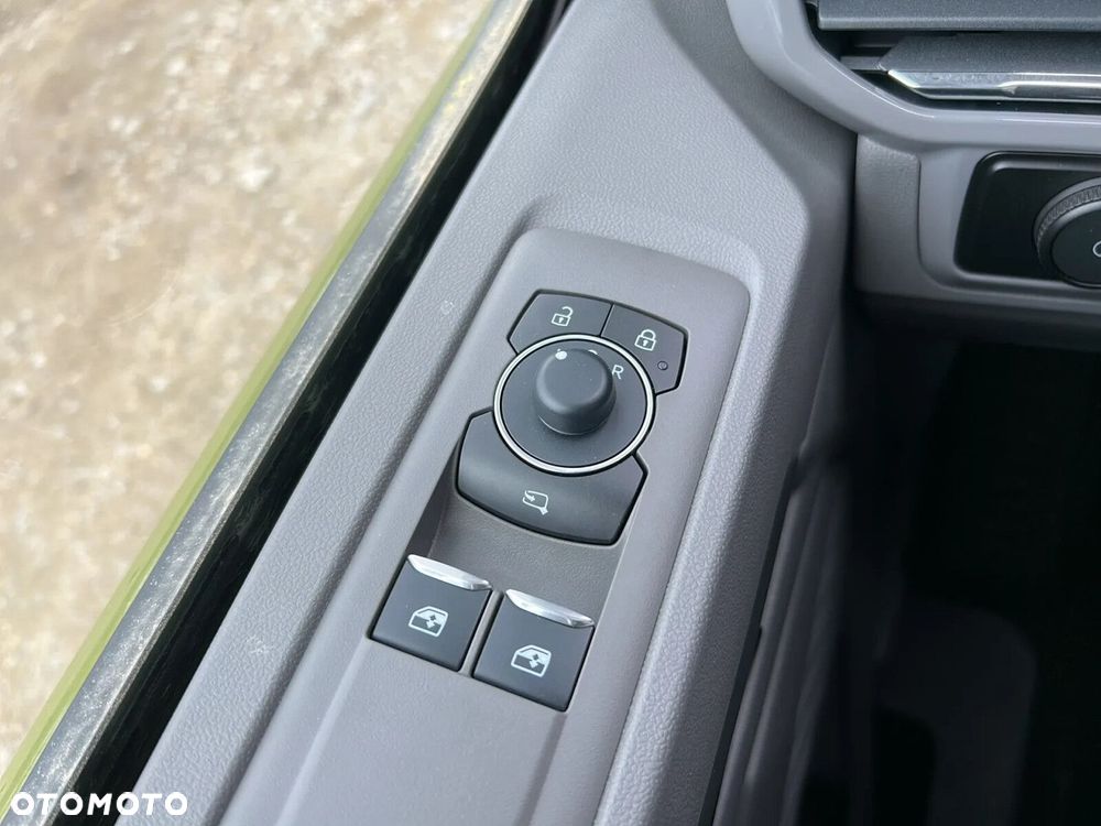 Volkswagen Caravelle - 30