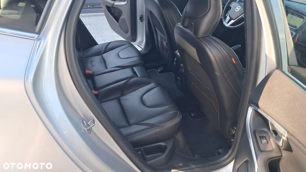 Volvo V40 D2 Drive-E Ocean Race - 10