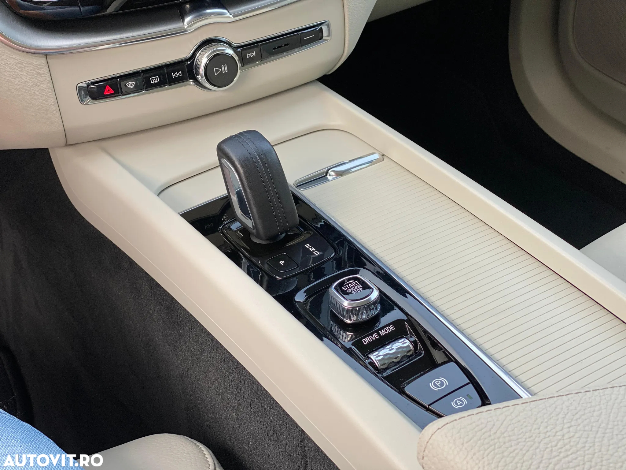 Volvo XC 60 T6 AWD Recharge Geartronic Inscription - 9