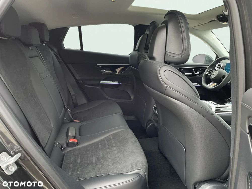 Mercedes-Benz GLC - 21