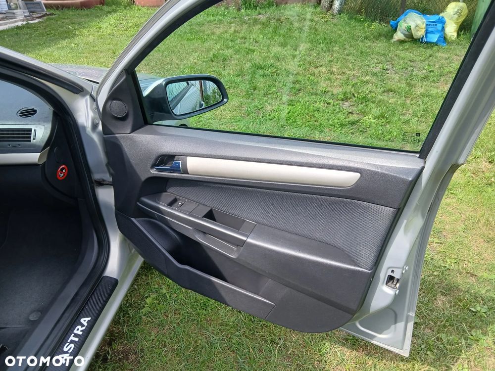 Opel Astra 1.6 Enjoy - 19