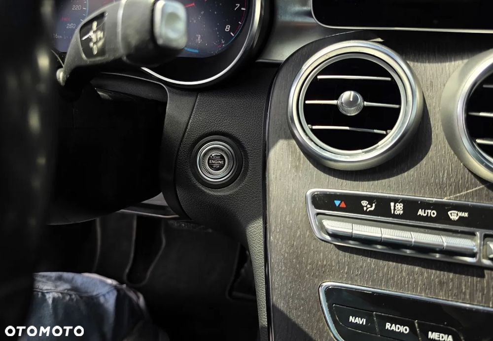 Mercedes-Benz Klasa C 300 9G-TRONIC AMG Line - 20