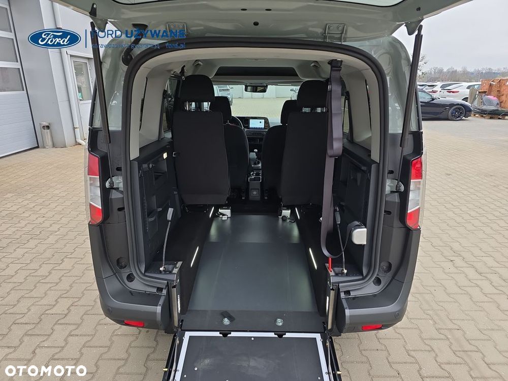 Ford Tourneo Courier - 11