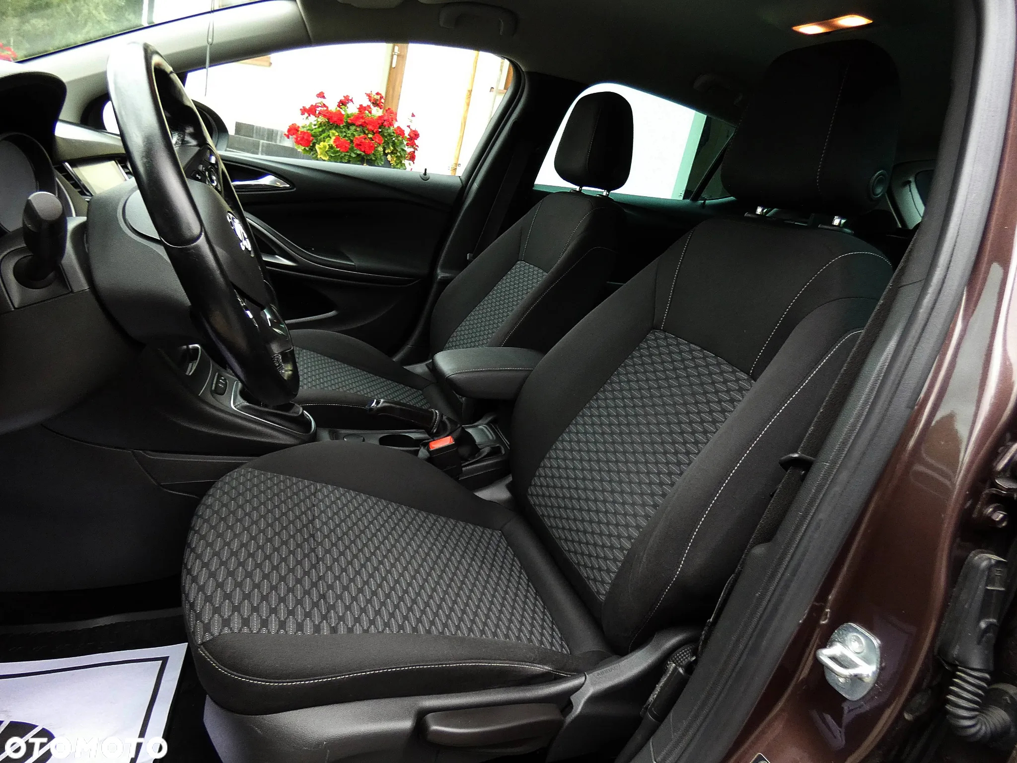 Opel Astra V 1.4 T Dynamic S&S - 30