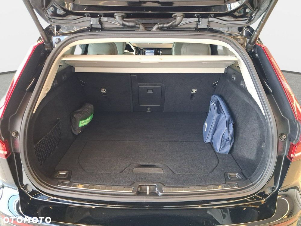 Volvo V60 Cross Country - 16