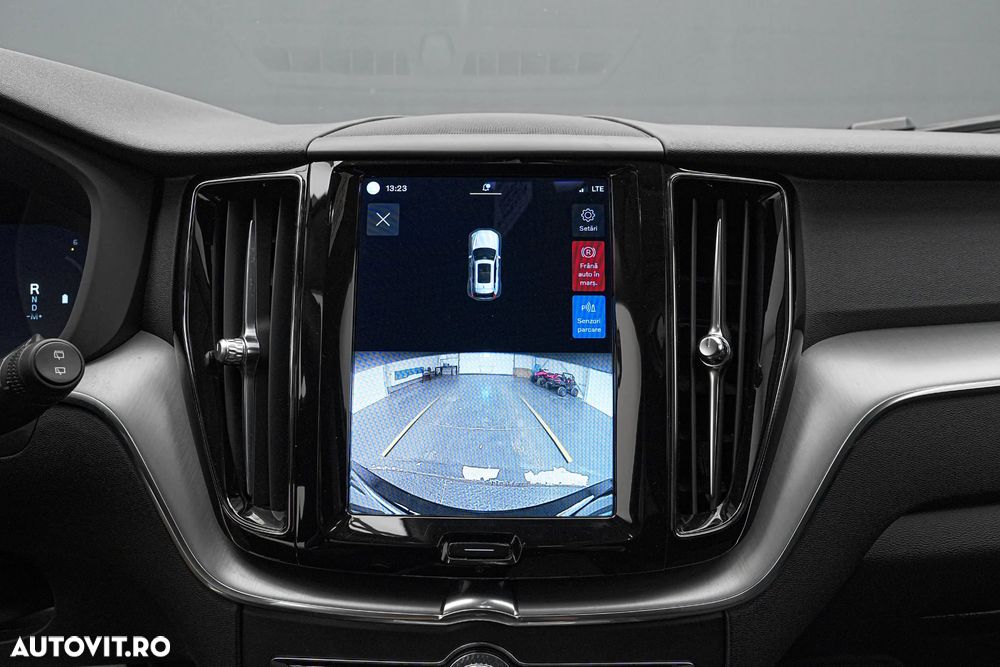 Volvo XC 60 B4 MHEV Momentum Pro - 22