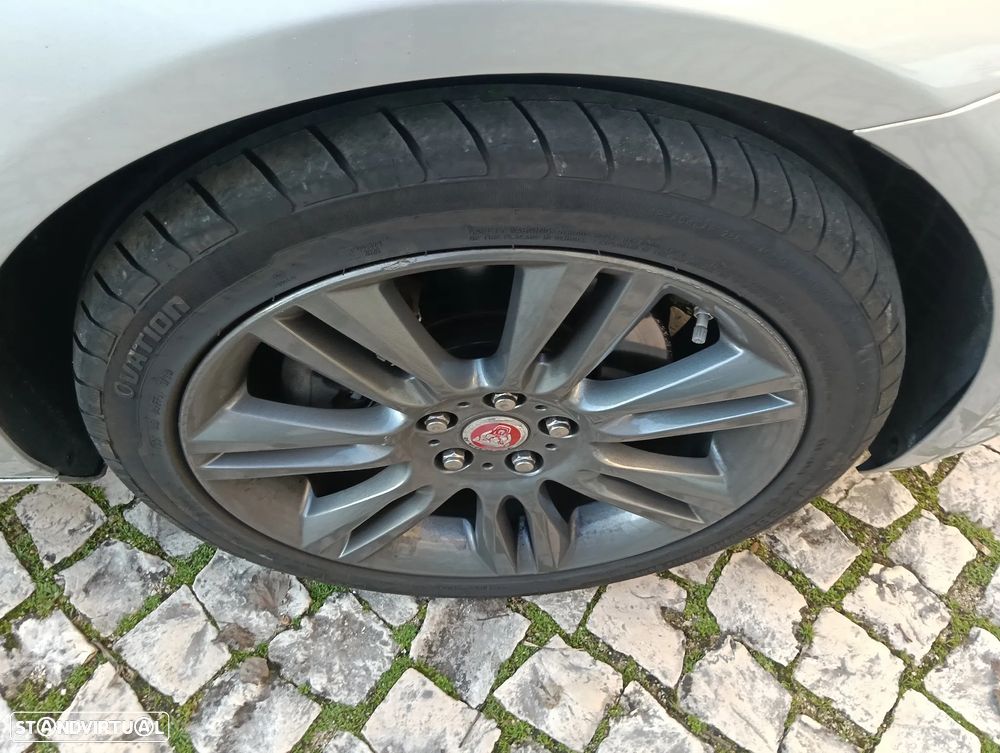 Jaguar XE 2.0 D R-Sport Aut. - 14