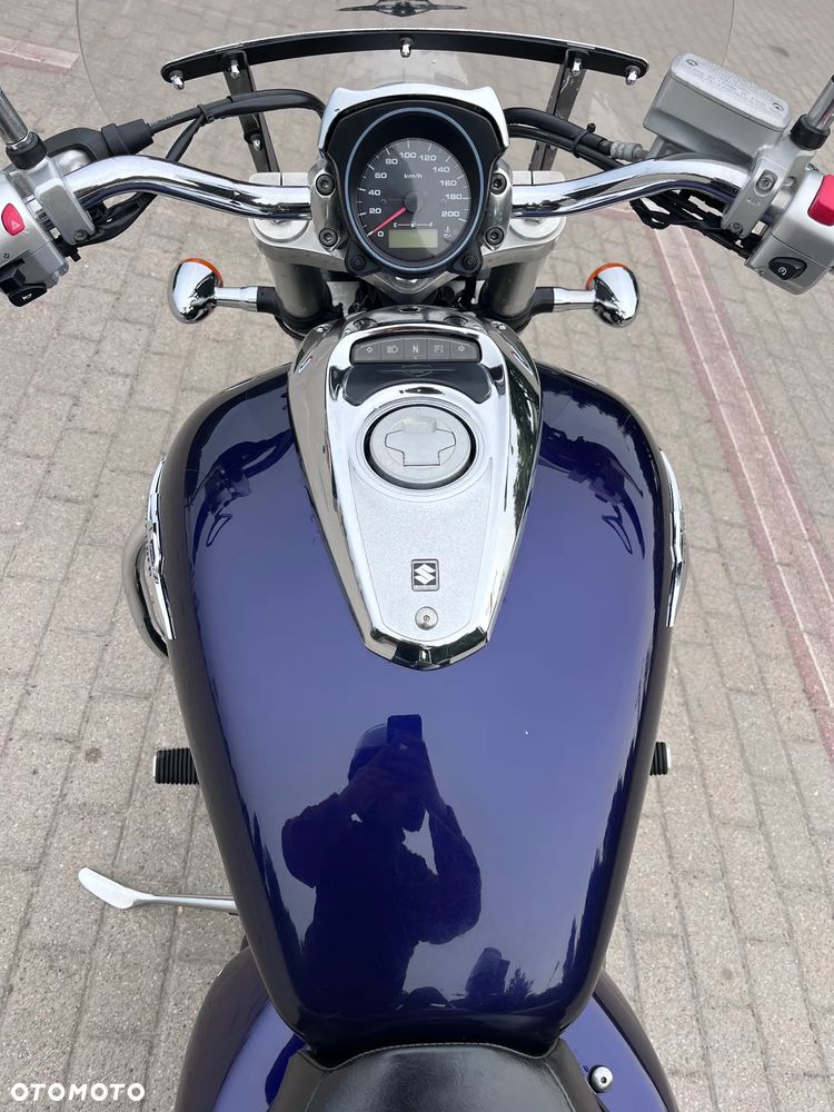 Suzuki Intruder - 5