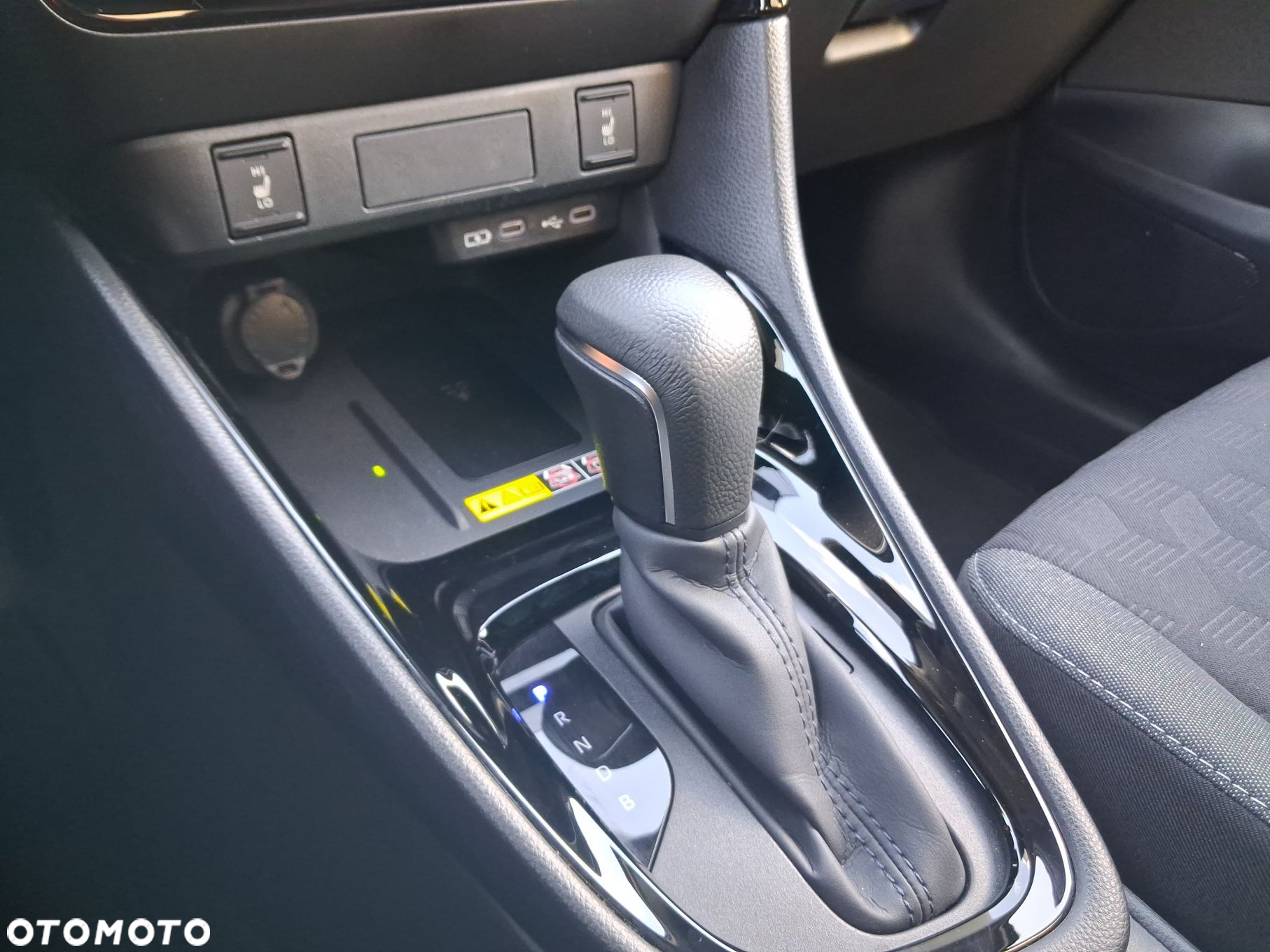 Toyota Yaris Hybrid 1.5 Style - 23