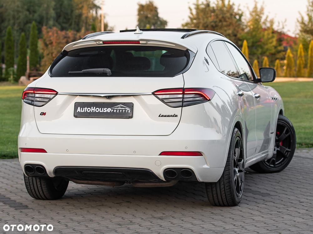 Maserati Levante Granlusso - 10