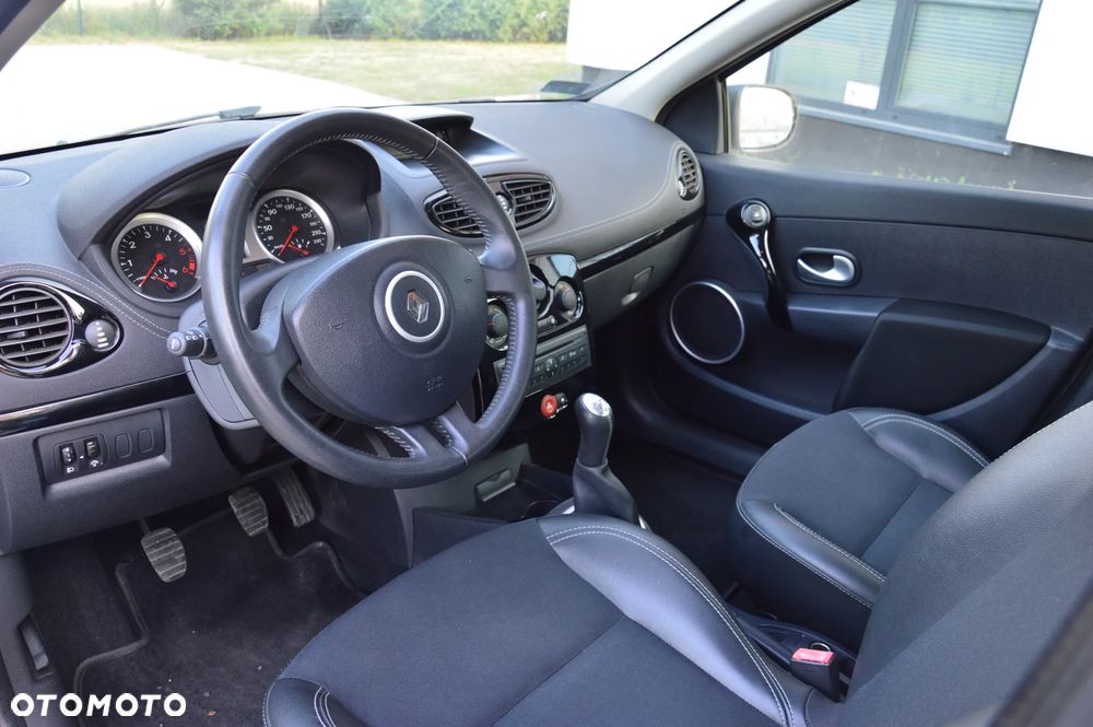 Renault Clio - 19