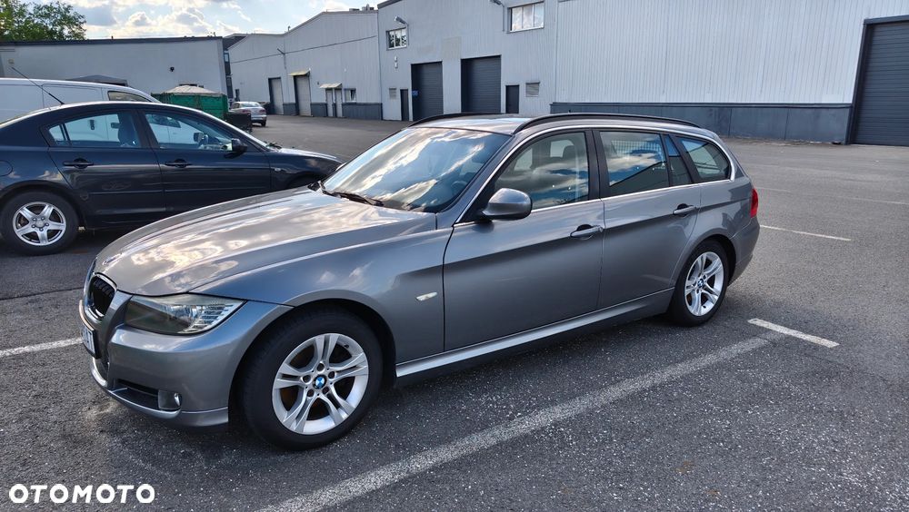 BMW Seria 3 318d DPF Edition Exclusive - 25