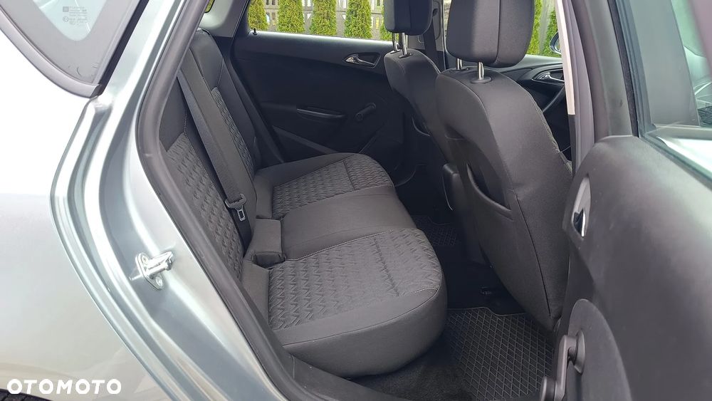 Opel Astra 1.4 Turbo Active - 24