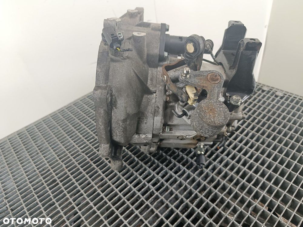 SKRZYNIA BIEGÓW MANUALNA 5 SKODA FABIA I FNK 1.4 8V - 2
