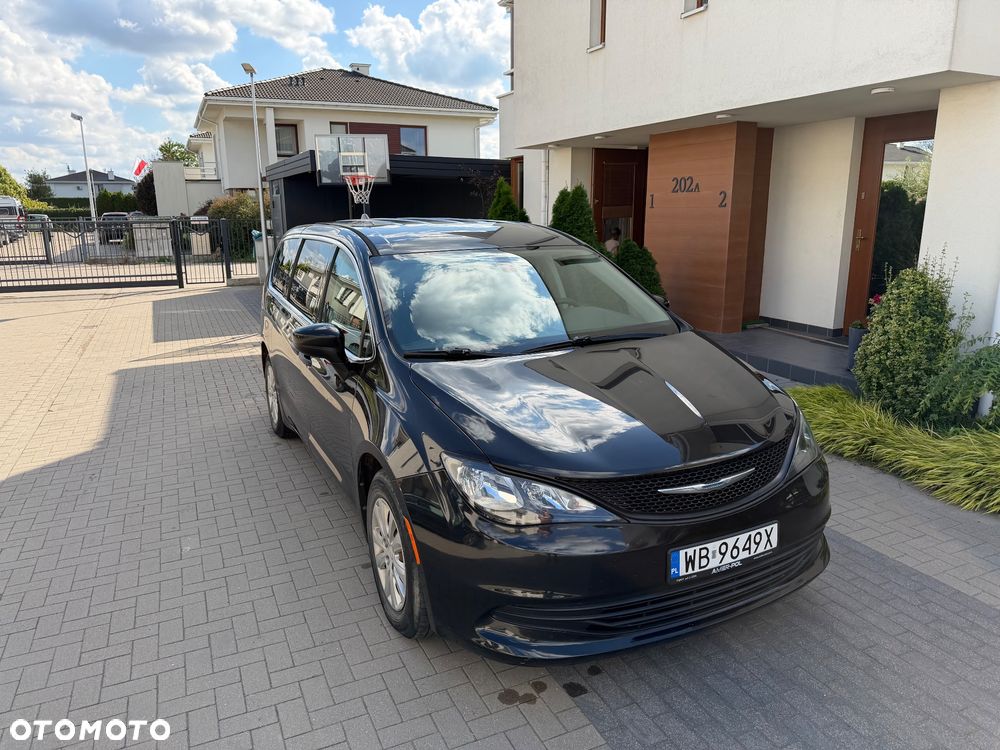Chrysler Pacifica 2018 photo 3