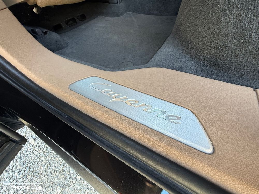 Porsche Cayenne Coupé E-Hybrid Platinum Edition - 33