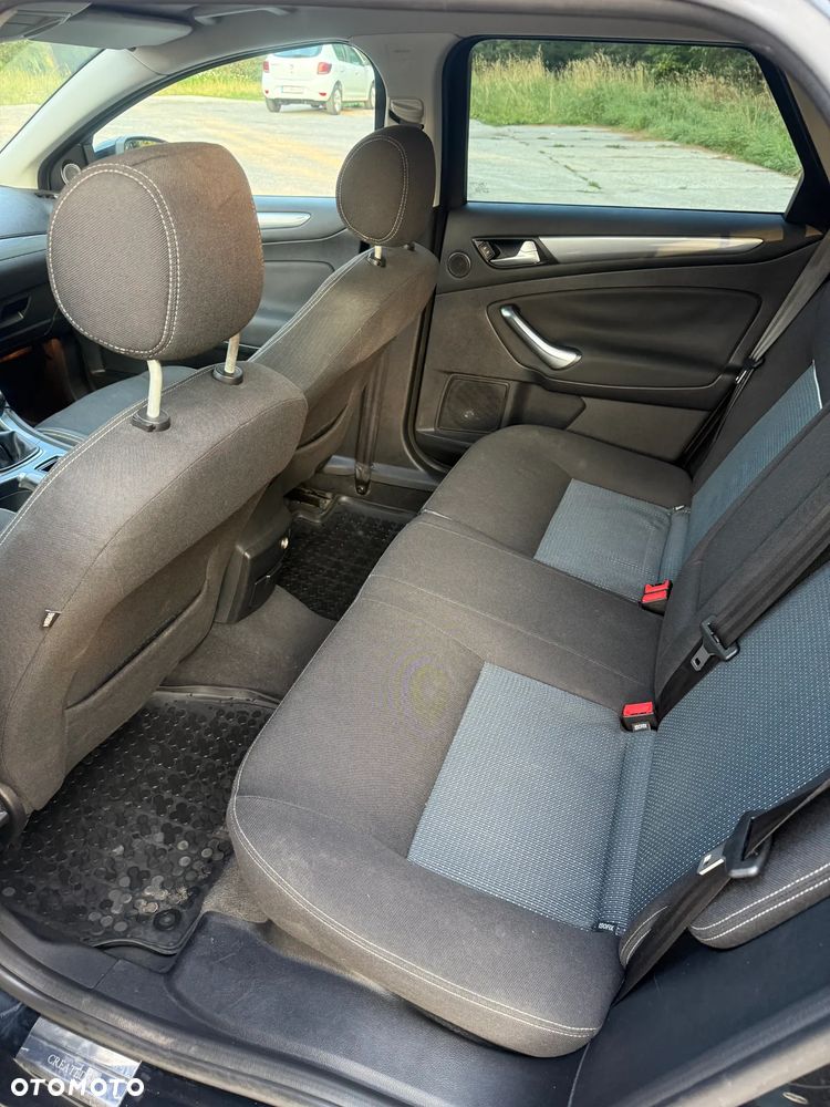 Ford Mondeo 2.0 TDCi Ambiente - 9