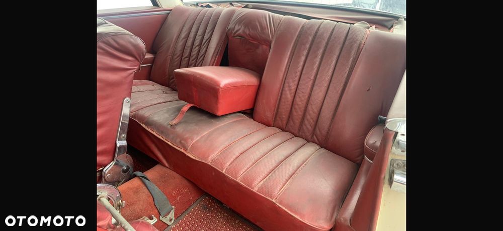 Mercedes-Benz W111 - 17