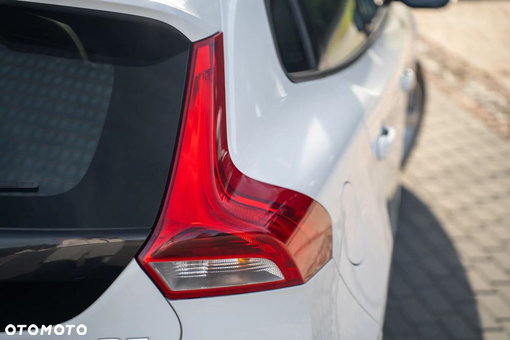 Volvo V40 D3 Kinetic - 17